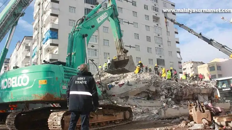 İhsami Apartmanı'ndan 27 yaralı, 19 cansız beden çıkartıldı