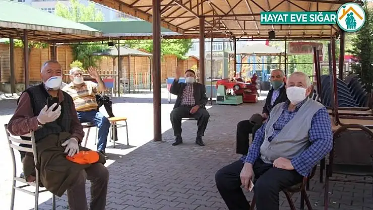 İki ay sonra sokağa çıkan vatandaşlar: