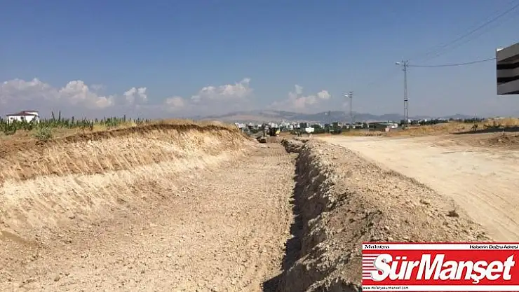 İki mahalleyi birbirine bağlayan yol yenileniyor