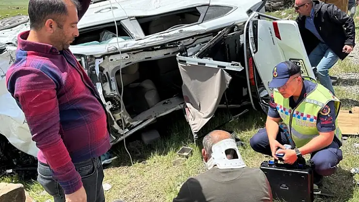 İki Otomobilin Çarpıştığı Kazada 1 Kişi Öldü 4 Kişi Yaralandı