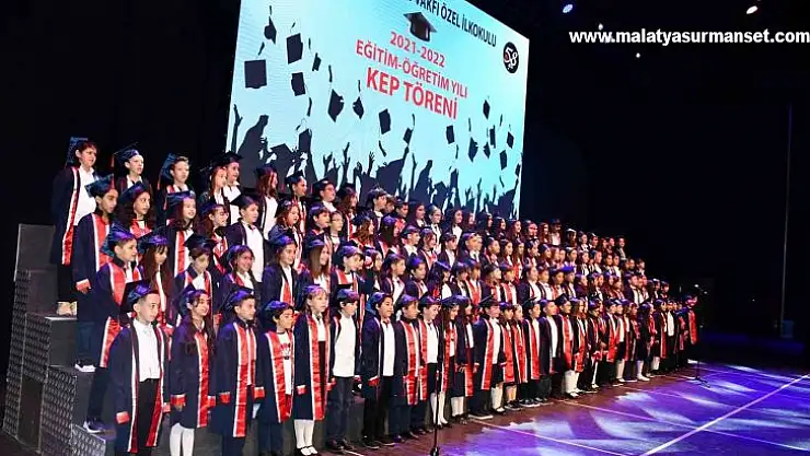 İlkokul ögrencilerinde mezuniyet coşkusu