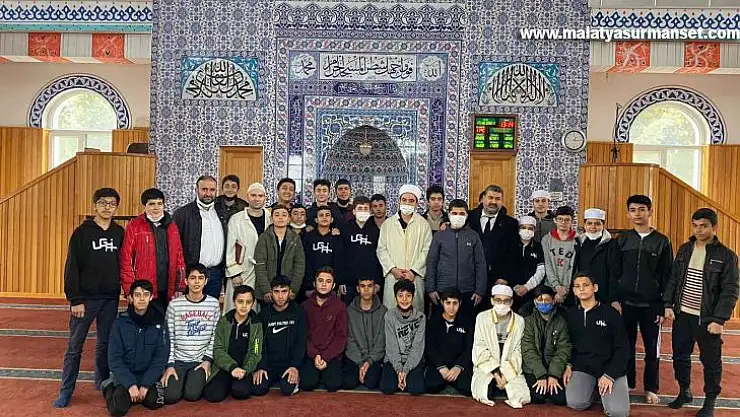 İmam Hatip Lisesi öğrencileri camide cemaatle buluştu