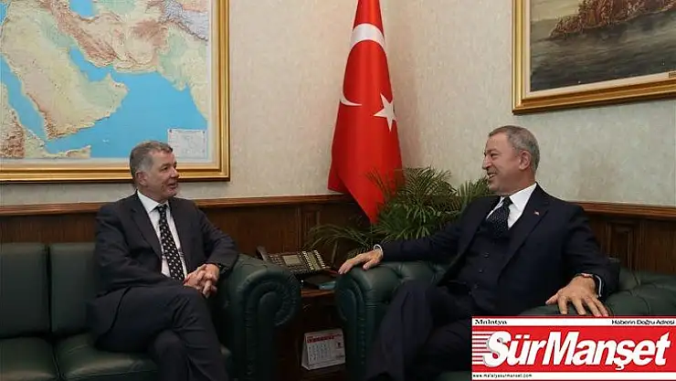 İngiltere Dışişleri Bakanlığı Politika Direktörü Moore, Bakan Akar'ı ziyaret etti