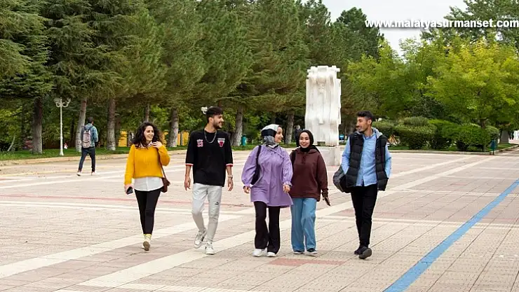 İnönü Üniversitesi Yeşil Kampüste 102 basamak yükseldi
