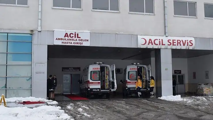 İnşaat iskelesi devrildi: 2 yaralı