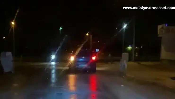 İpe bağlayıp aracın arkasından koşturdukları köpeğe eziyet ettiler