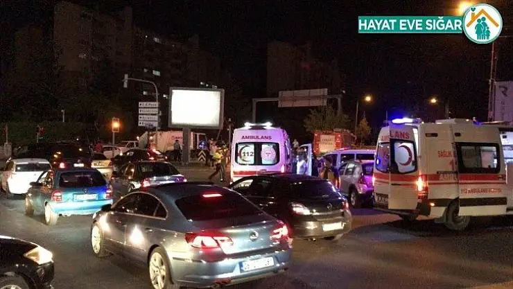 Irak Büyükelçiliğine ait otomobil kaza yaptı: 4 yaralı