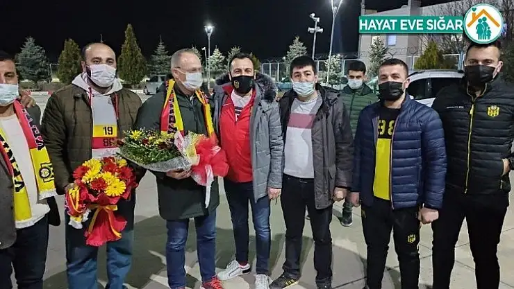 İrfan Buz'u havaalanında taraftarlar karşıladı