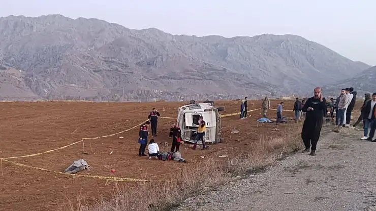 İşçi Servisi Devrildi: 2 Ölü 7 Yaralı!