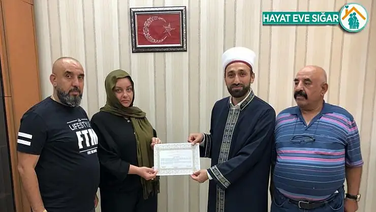 İslamiyet'ten etkilen Bulgaristanlı kadın, Müslüman oldu