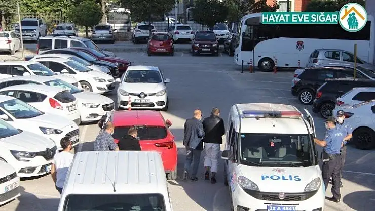 Isparta'daki kadın cinayetinde 4 şüpheli adliyeye sevk edildi