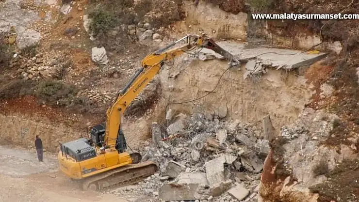 İsrail güçleri Beytüllahim'de Filistinli ailenin evini yıktı