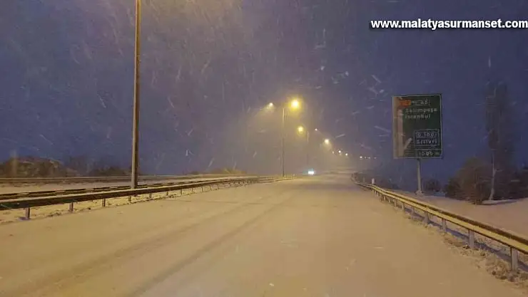 İstanbul'a araç girişleri durduruldu, yollar boş kaldı