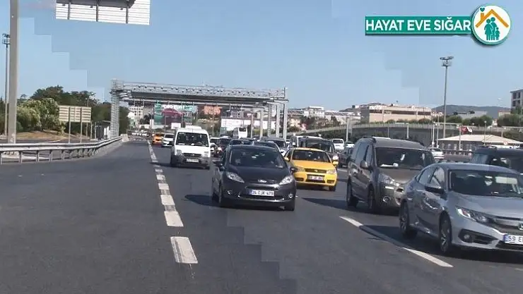 İstanbul'da bayramın son gününde polislerden trafik denetimi