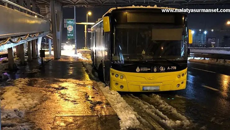 İstanbul'da İETT çalışmadı, ekranlar iptal yazısıyla doldu