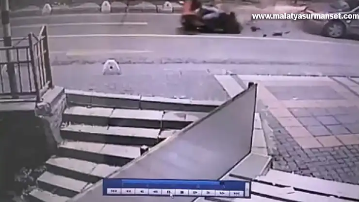 İstanbul'da motosikletli kuryenin öldüğü feci kaza kamerada