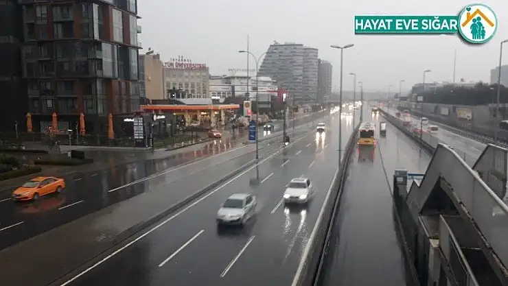 İstanbul'da yağmur etkili oluyor