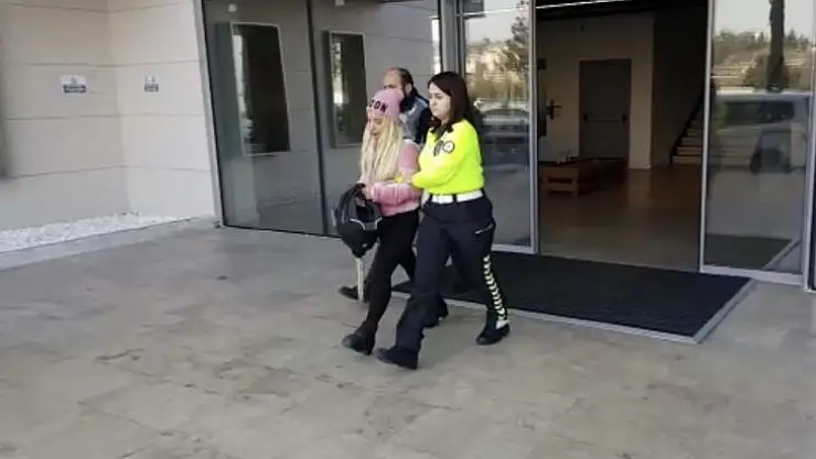 İstanbul'da polisin üzerine motosikletini sürüp kaçan maganda yakalandı