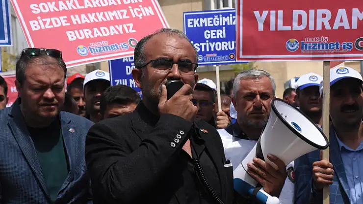 İşten çıkarılan belediye çalışanları eylem yaptı