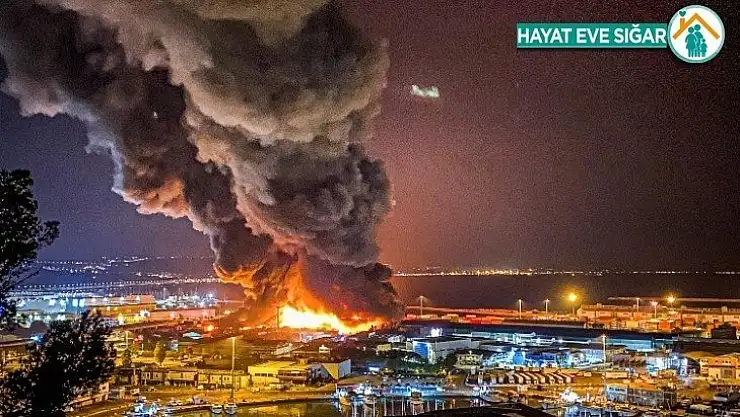 İtalya'da limanda patlama