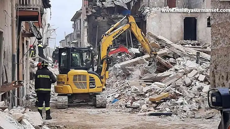 İtalya'daki doğal gaz patlamasında can kaybı 3'e yükseldi, 6 kişi kayıp