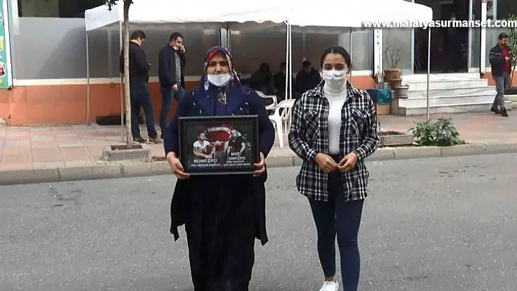 İYİ Parti Milletvekili Lütfü Türkkan'a bir tepki de evlat nöbetindeki şehit annesinden