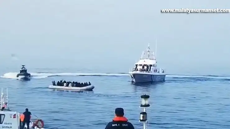 İzmir açıklarında 75 düzensiz göçmen kurtarıldı