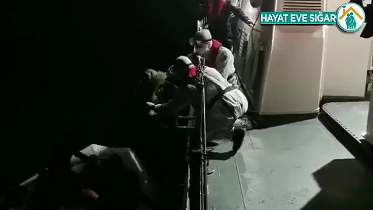 İzmir'de 22 düzensiz göçmen kurtarıldı