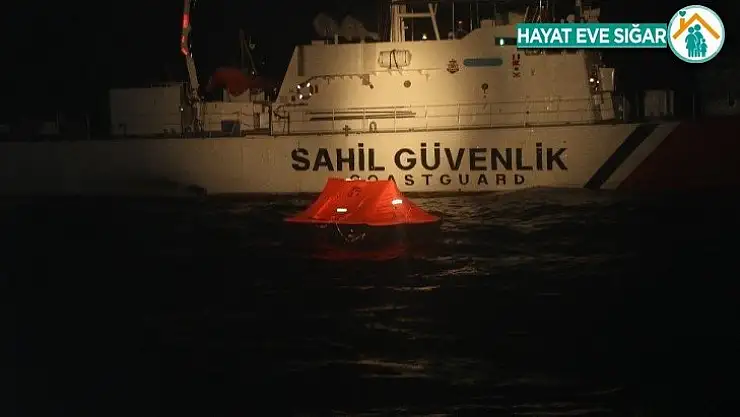 İzmir'de 48 sığınmacı kurtarıldı