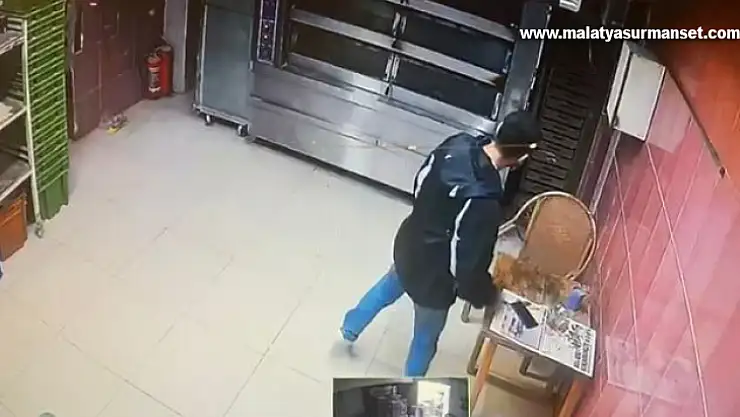 İzmir'de telefon hırsızlığı güvenlik kamerasına yansıdı