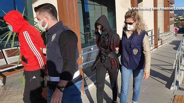 İzmir'de uyuşturucu tacirleri kıskıvrak yakalandı