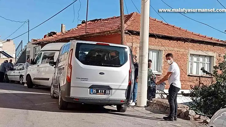 İzmir'de vahşet: 96 yaşındaki annesini, başını taşla ezerek öldürdü