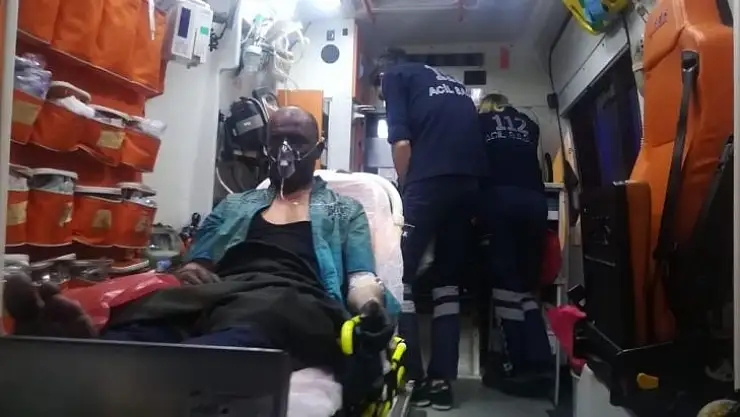 İzmir'de 11 katlı binada korkutan yangın: 10 kişi dumandan etkilendi