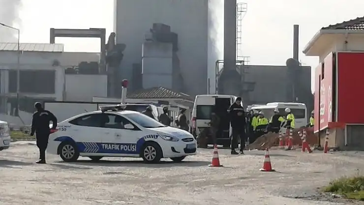 İzmir'de bir kadın bıçakla rehin alındı