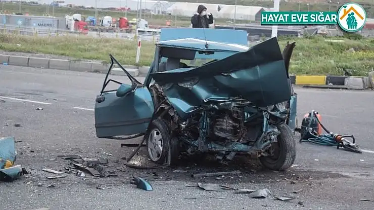 İzmir'de kamyon ile otomobil çarpıştı: 1 ölü