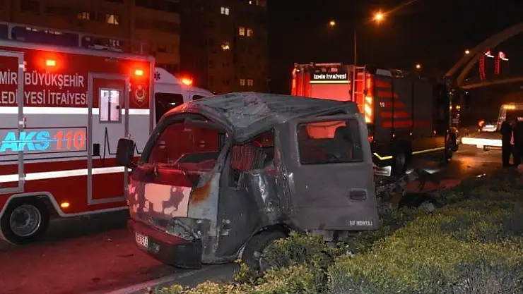 İzmir'de zincirleme kaza: 2'si ağır 3 yaralı
