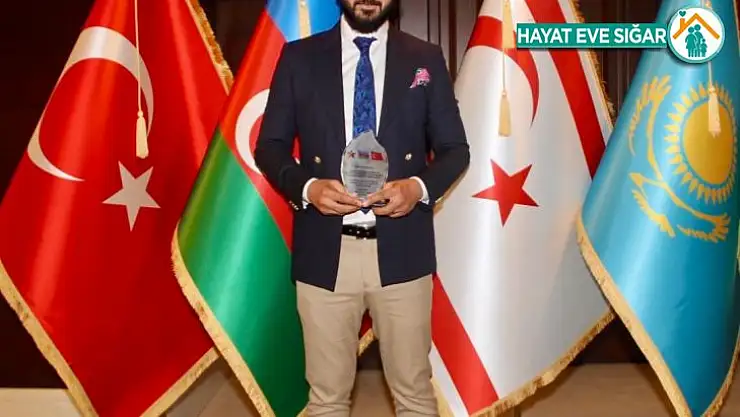 İzol'e anlamlı plaket