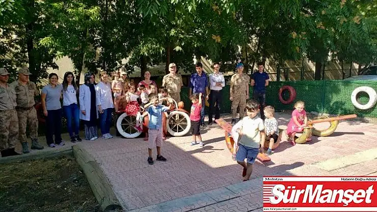 Jandarma,  geri dönüşüm malzemelerinden çocuklara oyun bahçesi yaptı