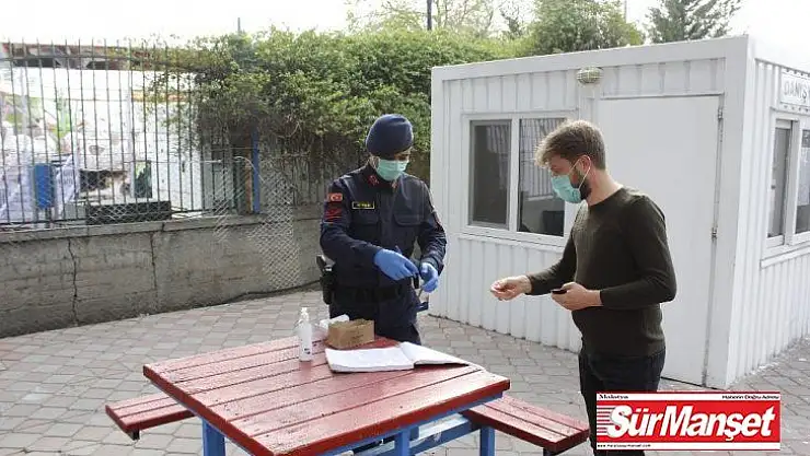 Jandarma her sabah hizmet binaları ve araçlarını dezenfekte cihazı ile temizliyor