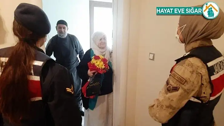 Jandarma, şehit annelerini kadınlar gününde de unutmadı