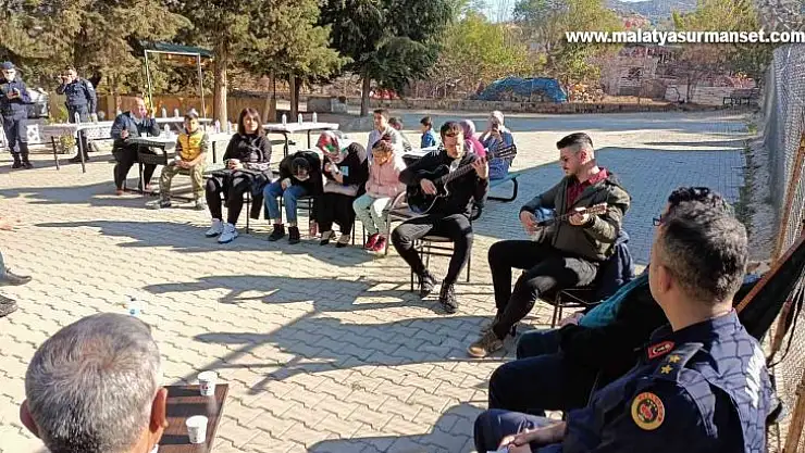 Jandarmadan şehit ve gazi çocuklarına piknik