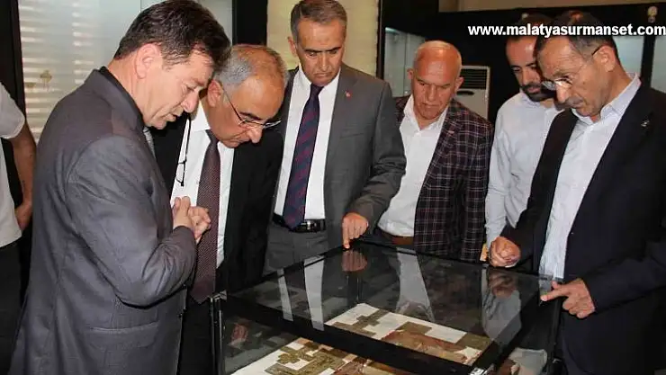 Jandarmanın ele geçirdiği tarihi eserler müzede sergileniyor