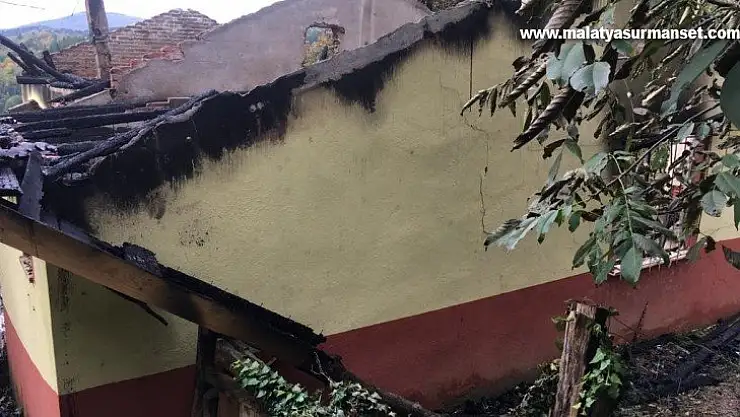 Jel ile soba yakmak isteyen şahıs, evini de kendisini de yaktı
