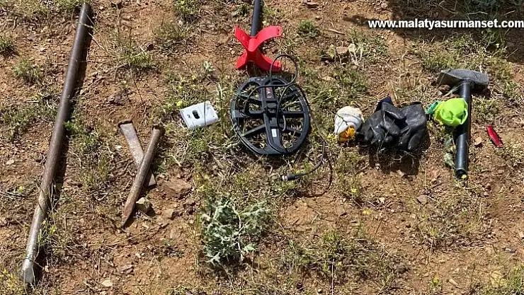 Kaçak kazı yapan 5 kişi suçüstü yakalandı
