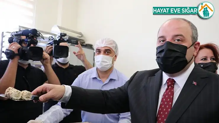 Kadın Girişimciler üretti Bakan Varank, gazetecilere ikram etti