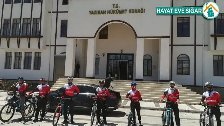 Kadın Kaymakam, sporcularla birlikte pedal çevirdi