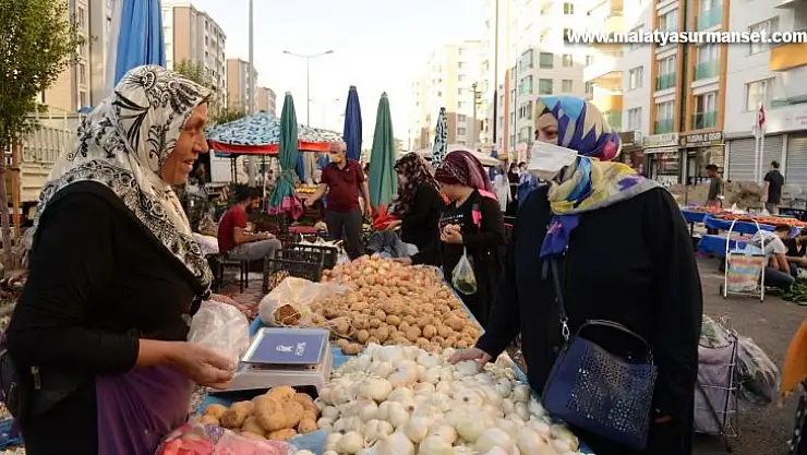 Kadın pazarcılara ziyaret