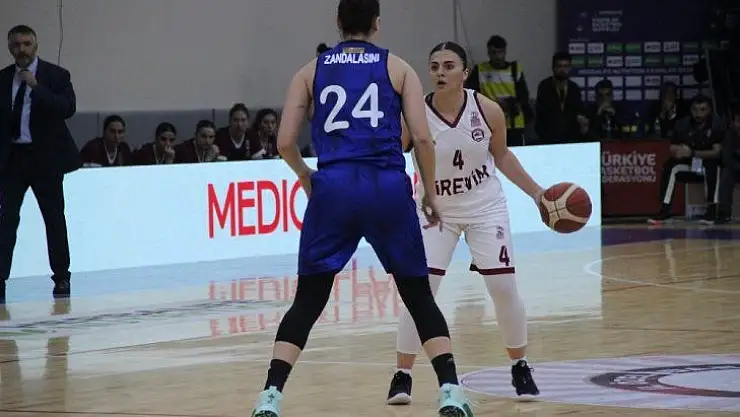 Kadınlar Basketbol Süper Ligi: Elazığ İl Özel İdare: 87 - Fenerbahçe: 84