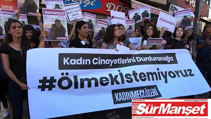 Kadınlar, Emine Bulut'un öldürüldüğü yere karanfil bıraktı