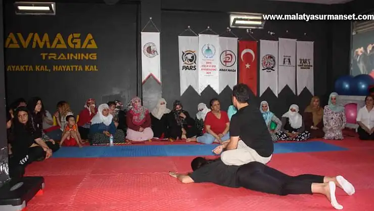 Kadınlar taciz ve şiddetten korunmak için pars taktiği öğreniyor